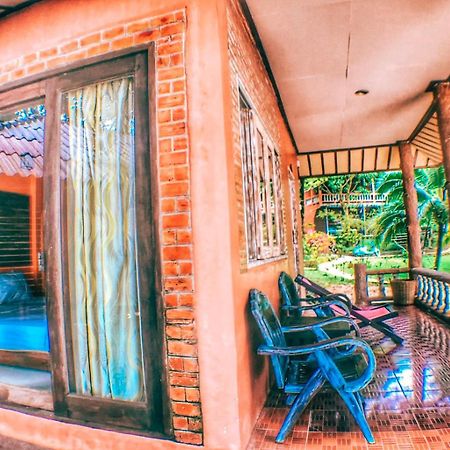 Chomjan Resort Koh Phayam Exteriör bild