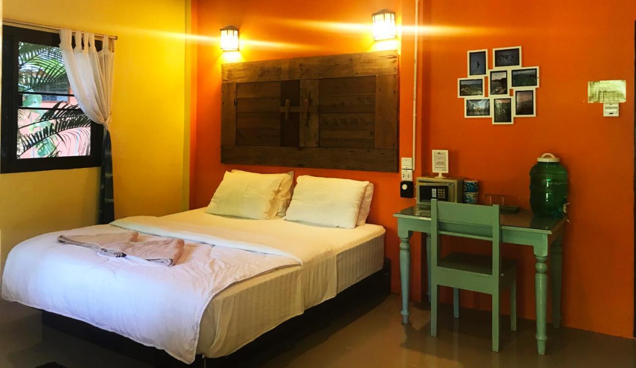 Chomjan Resort Koh Phayam Exteriör bild