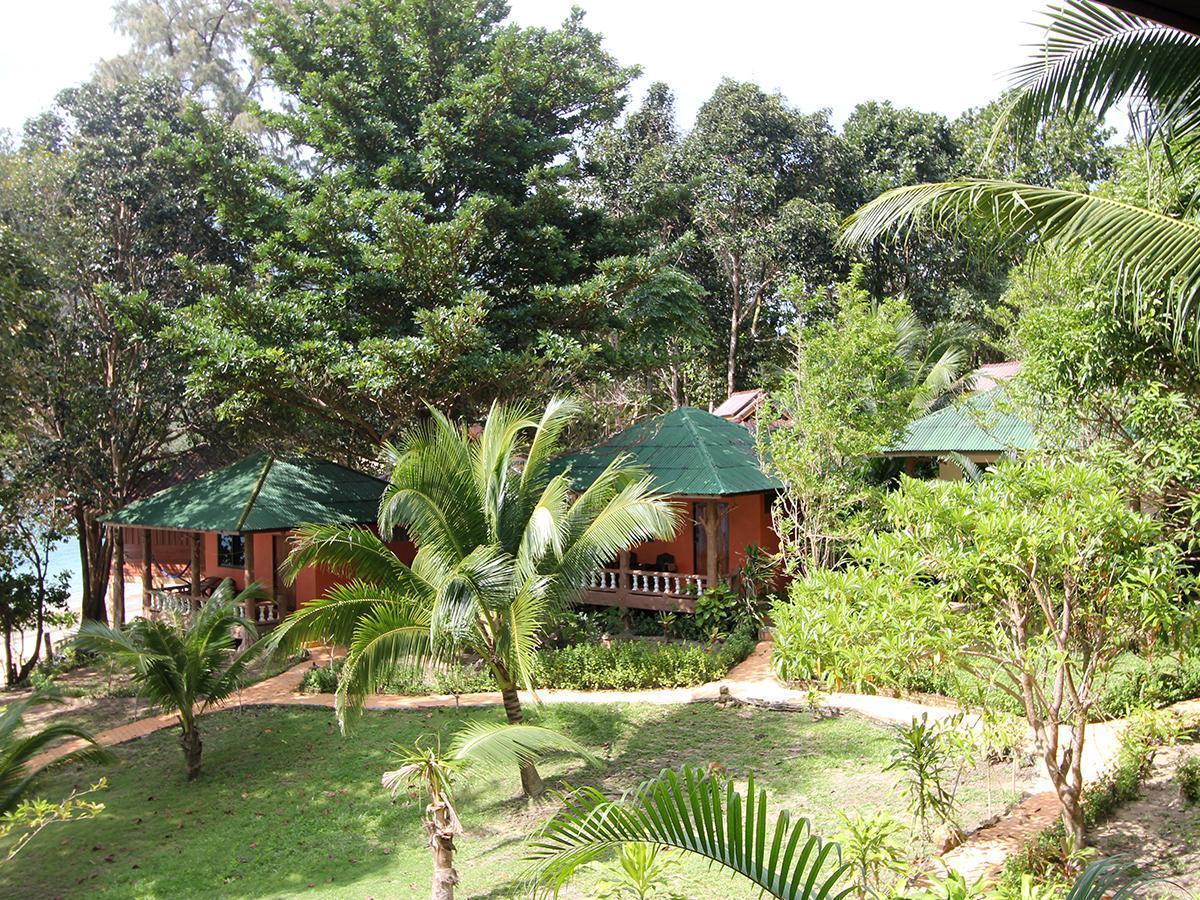 Chomjan Resort Koh Phayam Exteriör bild