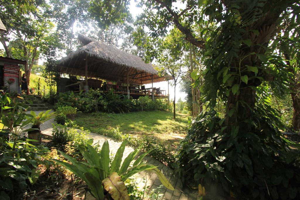 Chomjan Resort Koh Phayam Exteriör bild