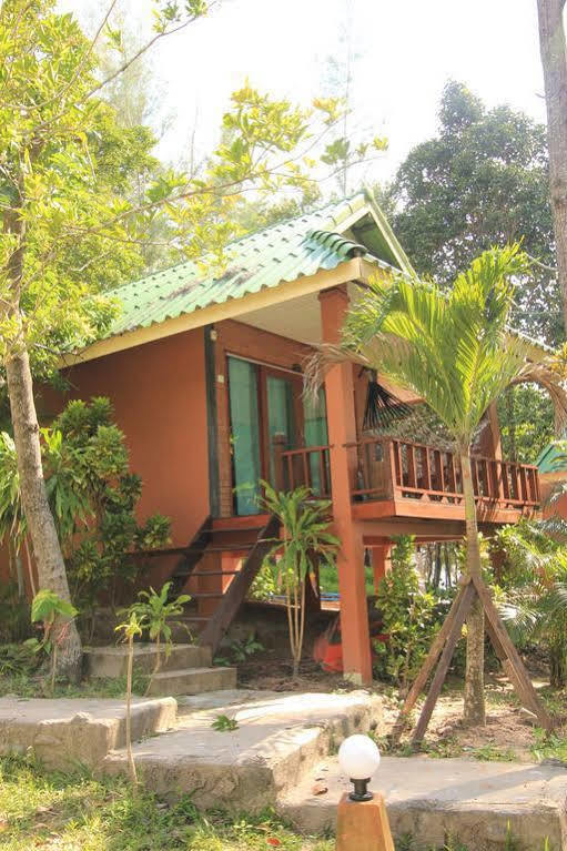 Chomjan Resort Koh Phayam Exteriör bild