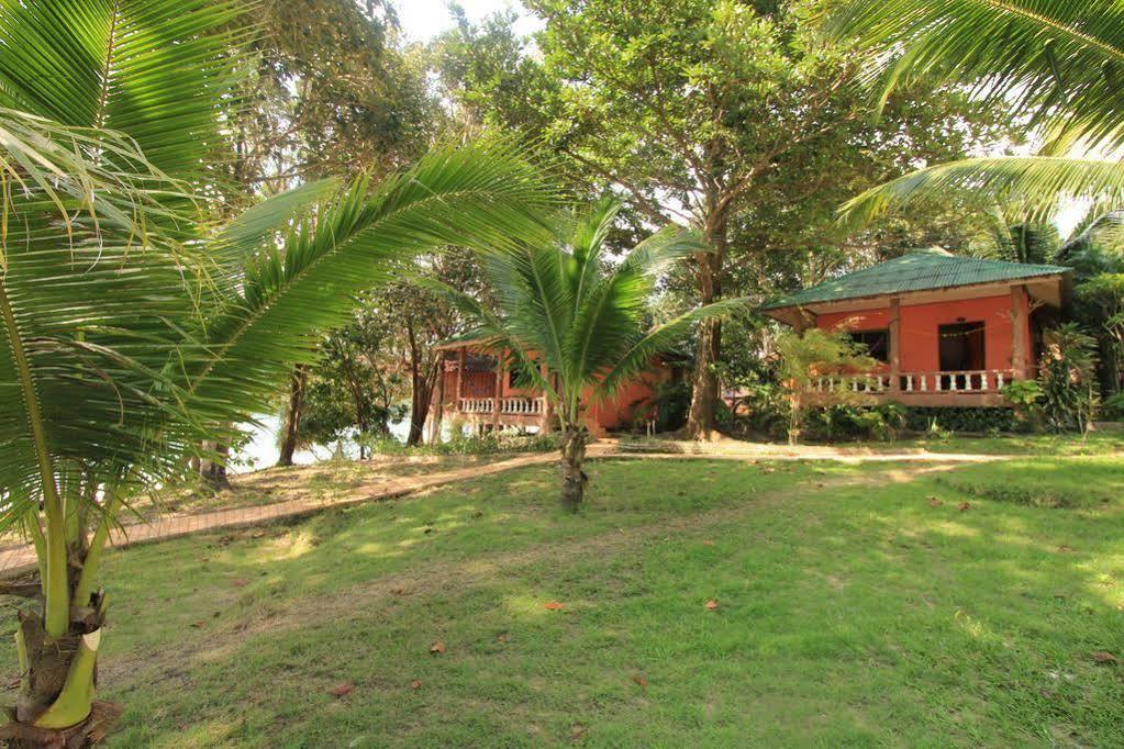 Chomjan Resort Koh Phayam Exteriör bild