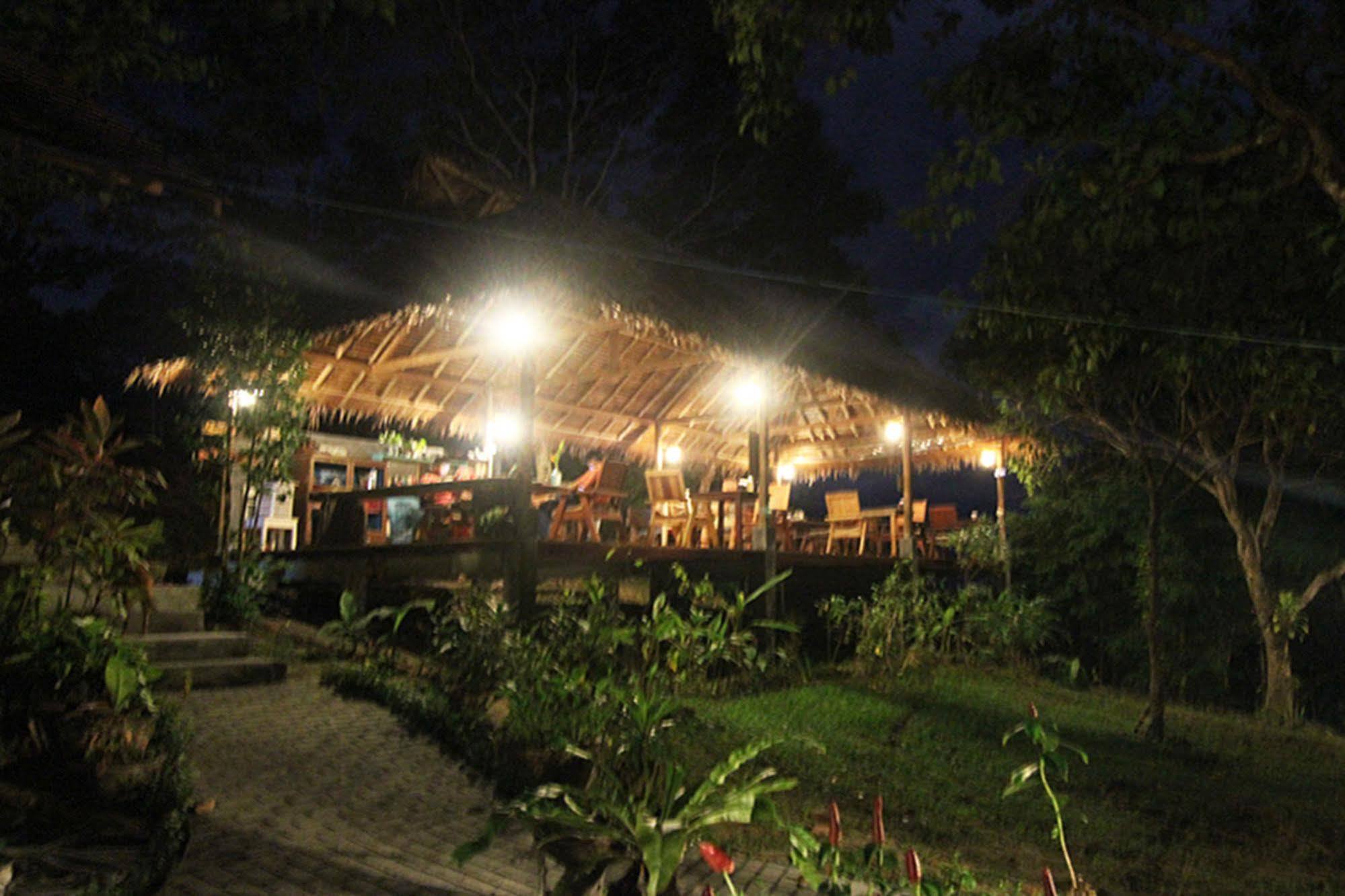 Chomjan Resort Koh Phayam Exteriör bild