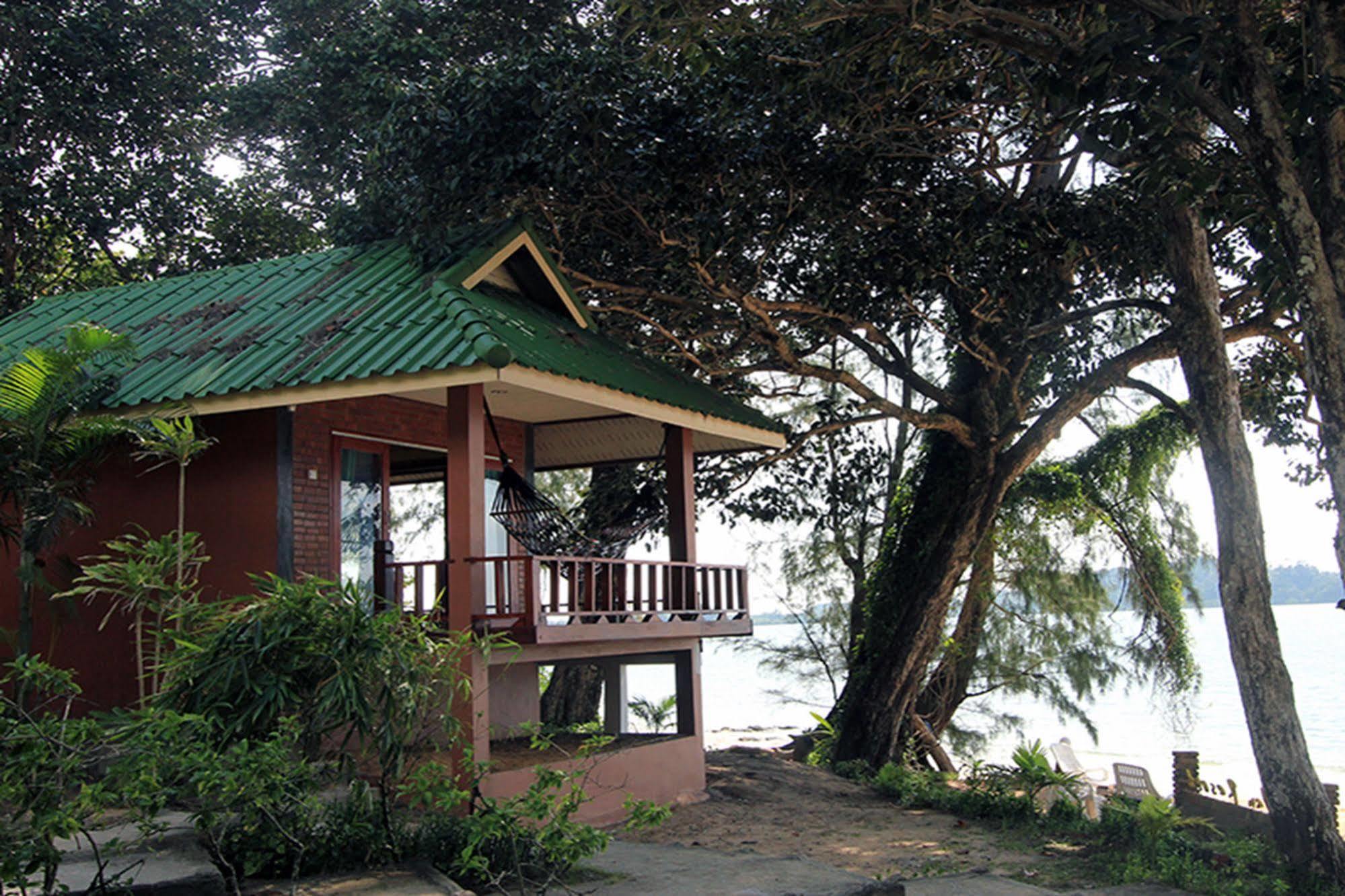 Chomjan Resort Koh Phayam Exteriör bild