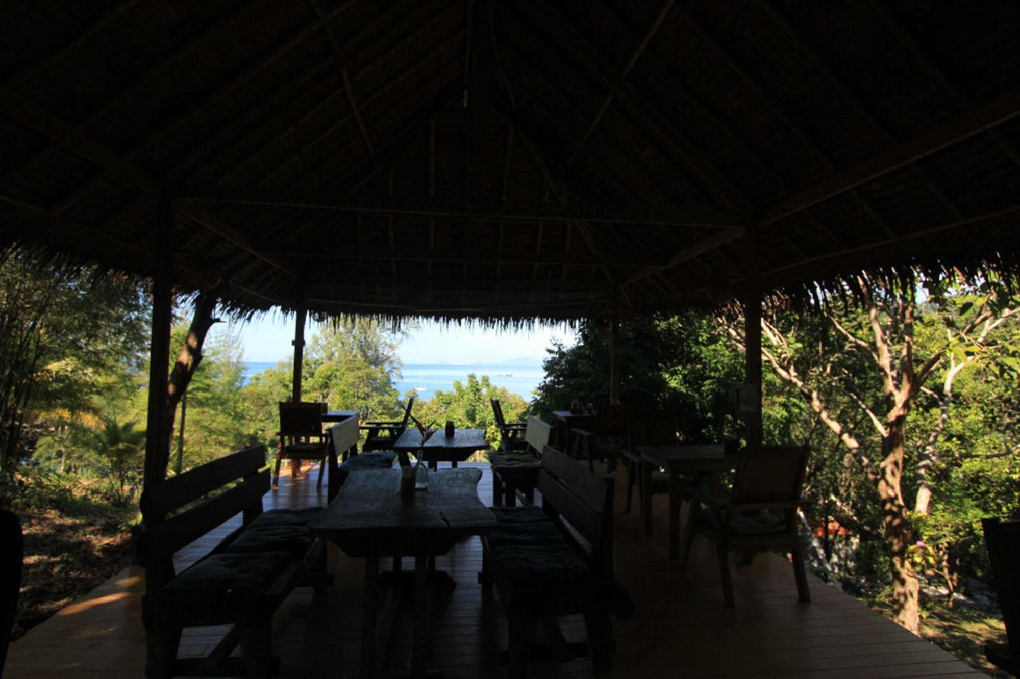 Chomjan Resort Koh Phayam Exteriör bild