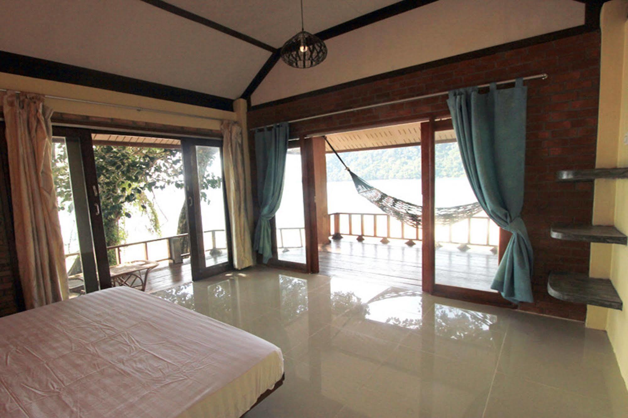 Chomjan Resort Koh Phayam Exteriör bild