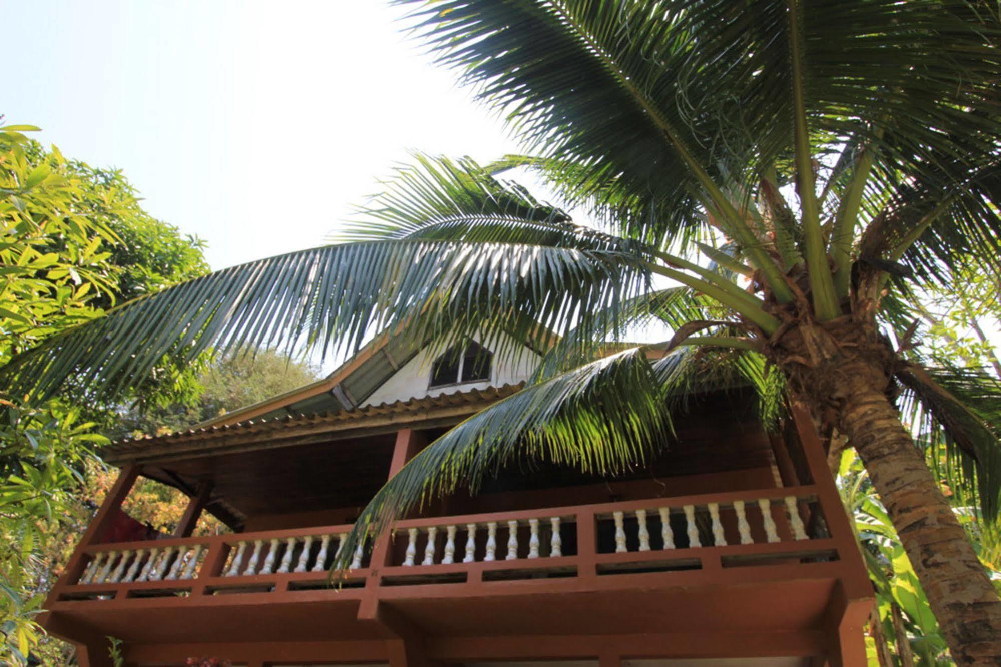 Chomjan Resort Koh Phayam Exteriör bild