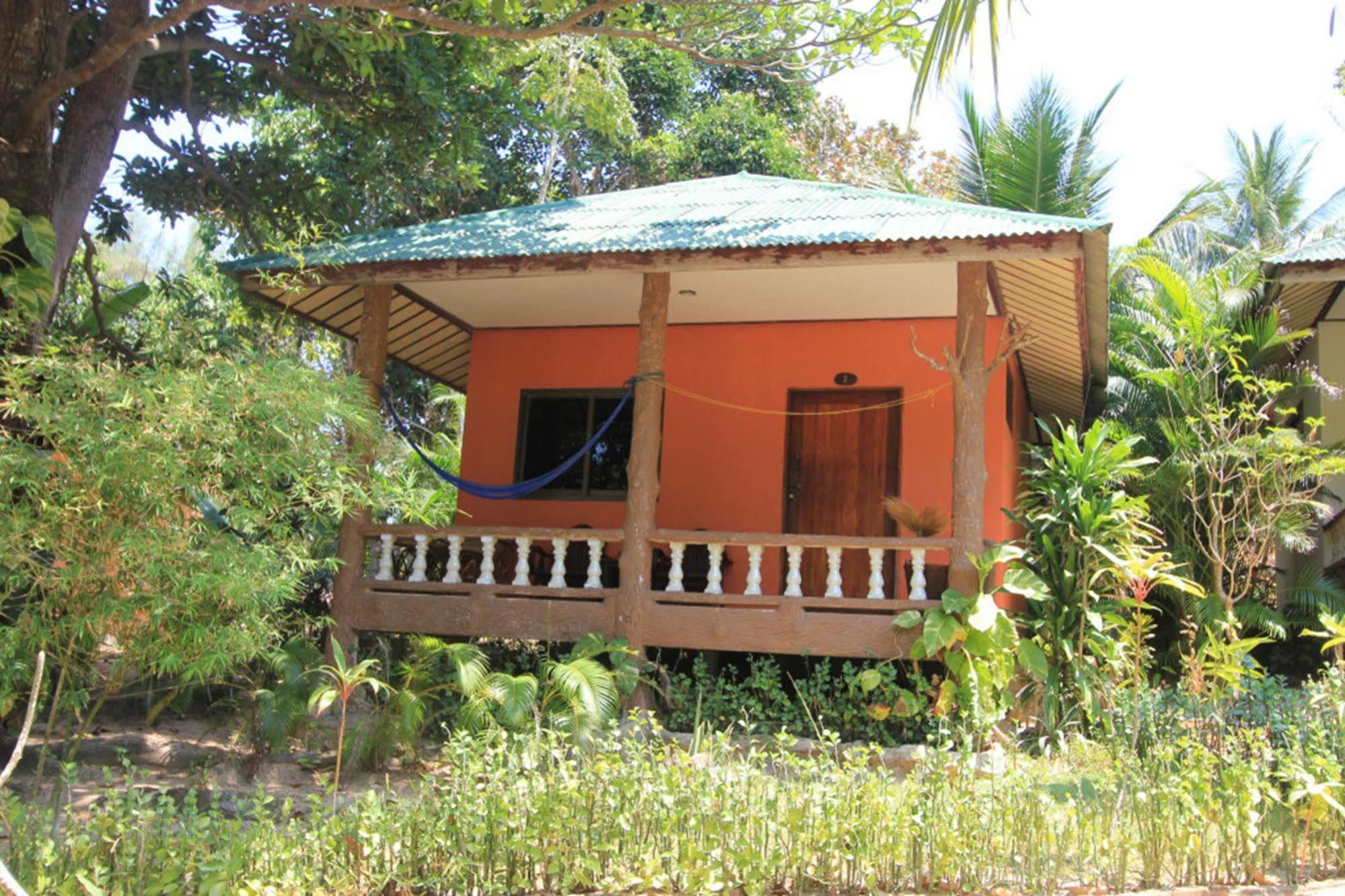 Chomjan Resort Koh Phayam Exteriör bild