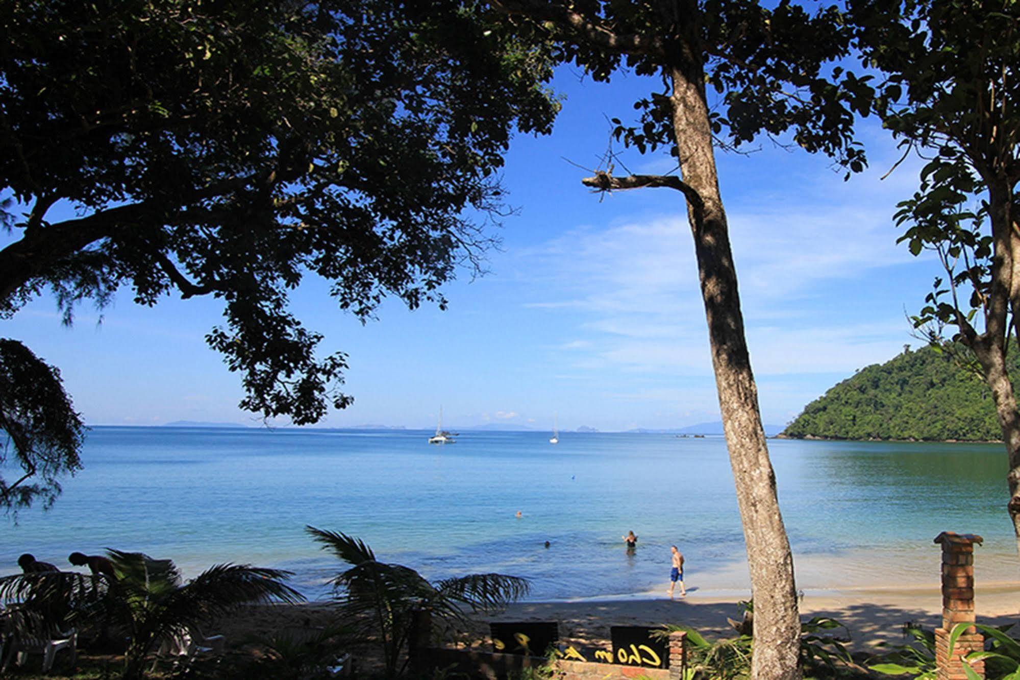 Chomjan Resort Koh Phayam Exteriör bild