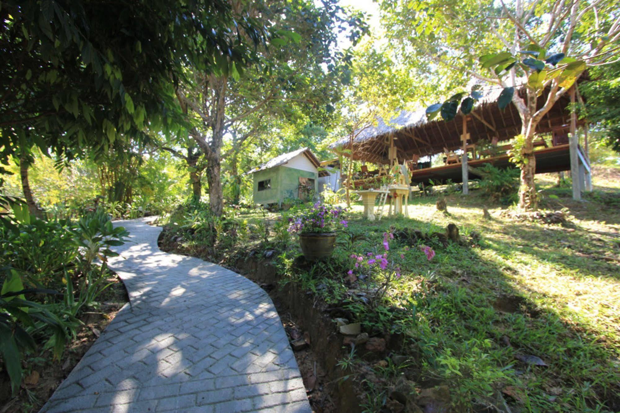 Chomjan Resort Koh Phayam Exteriör bild