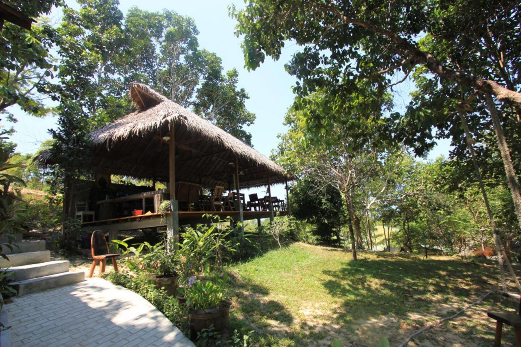 Chomjan Resort Koh Phayam Exteriör bild