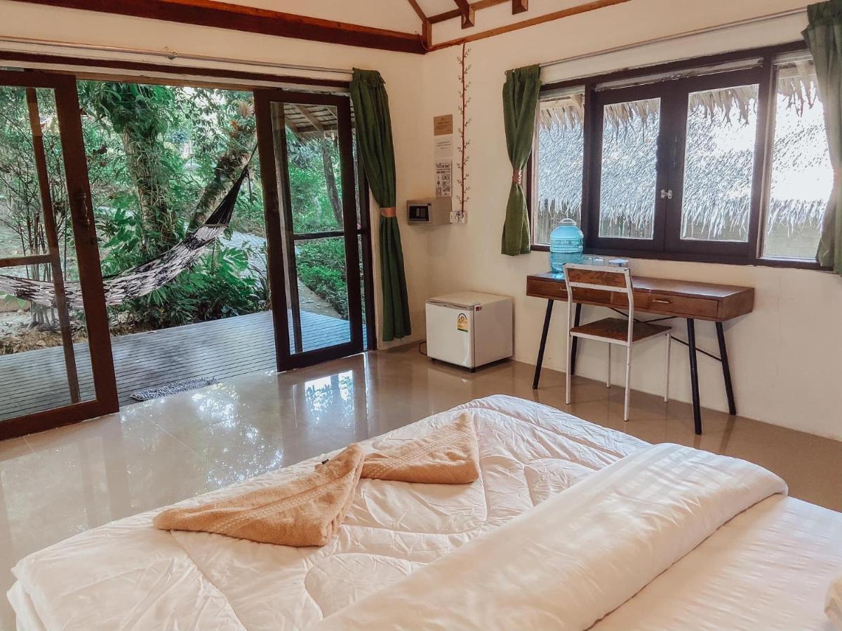 Chomjan Resort Koh Phayam Exteriör bild